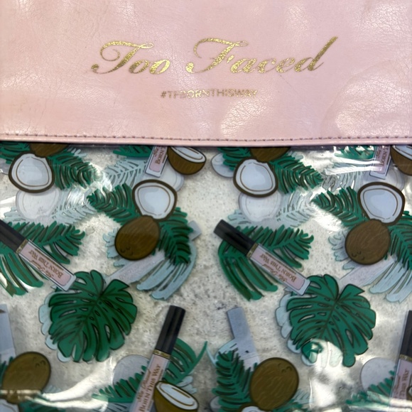 Too Faced -‎ born this way make-up bag - Picture 2 of 6